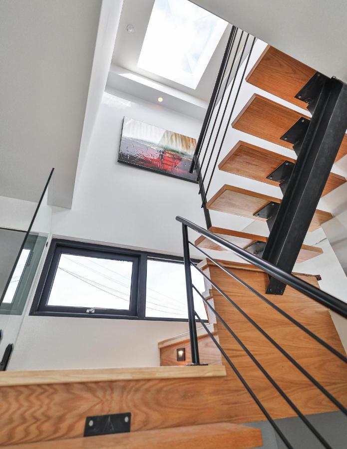 New Modern 1400 Sq Ft Coach House Near Everything Toronto Zewnętrze zdjęcie
