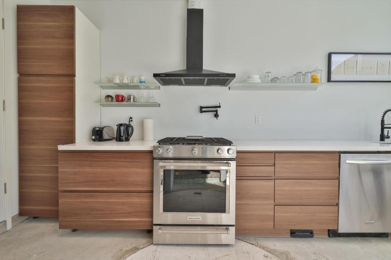 New Modern 1400 Sq Ft Coach House Near Everything Toronto Zewnętrze zdjęcie