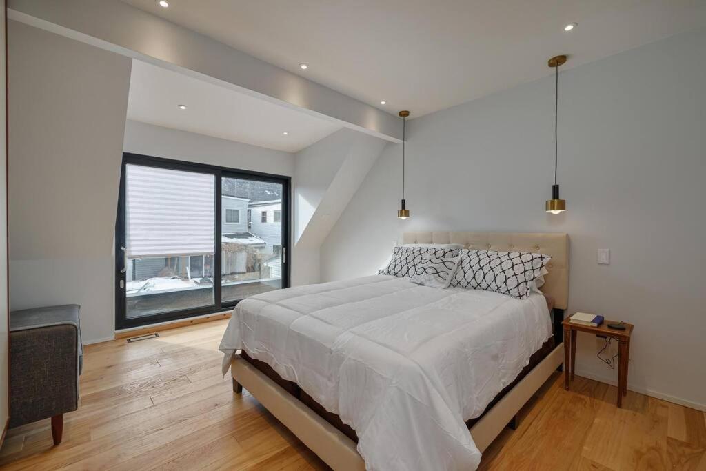 New Modern 1400 Sq Ft Coach House Near Everything Toronto Zewnętrze zdjęcie