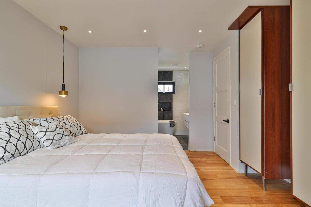 New Modern 1400 Sq Ft Coach House Near Everything Toronto Zewnętrze zdjęcie