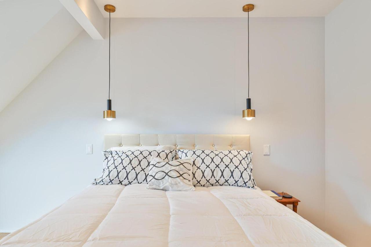New Modern 1400 Sq Ft Coach House Near Everything Toronto Zewnętrze zdjęcie